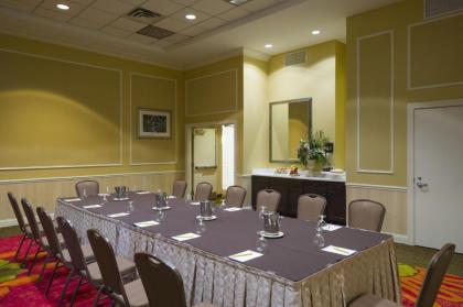 Hilton Garden Inn Edison/Raritan Center - image 10