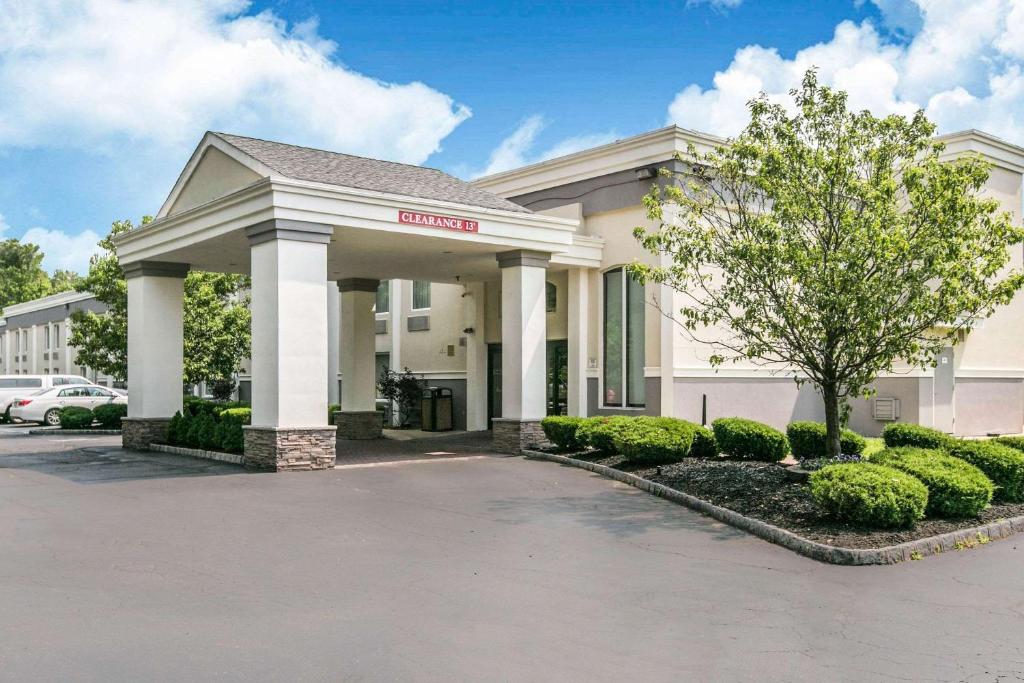 Quality Inn Edison-New Brunswick - main image