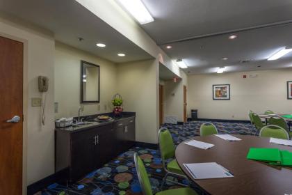 Holiday Inn Express Hotel & Suites Edmond an IHG Hotel - image 8