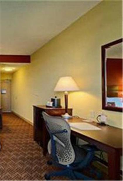 Hampton Inn Edmond - image 10