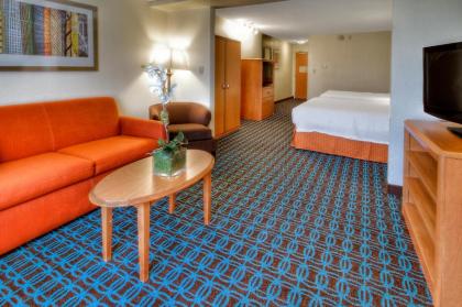 Fairfield Inn & Suites by Marriott Edmond - image 9