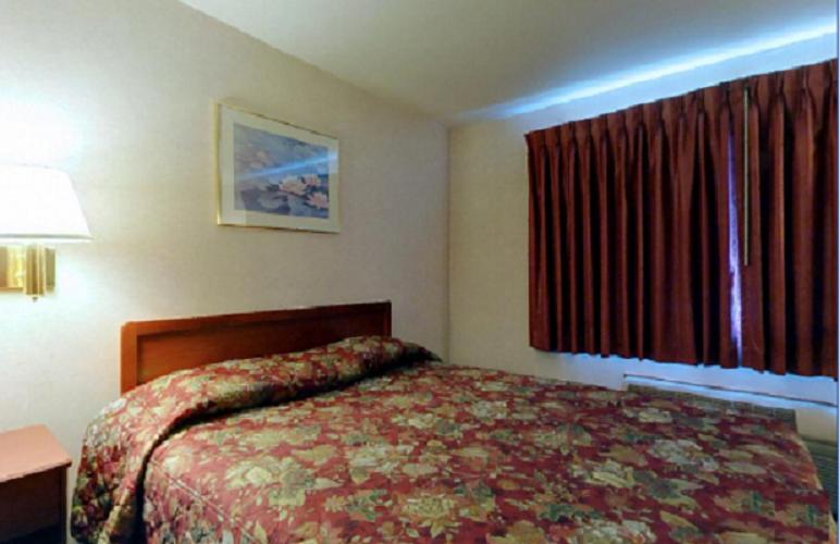 Americas Best Value Inn-Edmonds/Seattle North - image 4