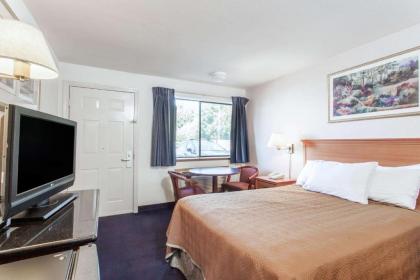 Travelodge by Wyndham Seattle North/Edmonds - image 10