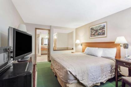 Travelodge by Wyndham Seattle North/Edmonds - image 13