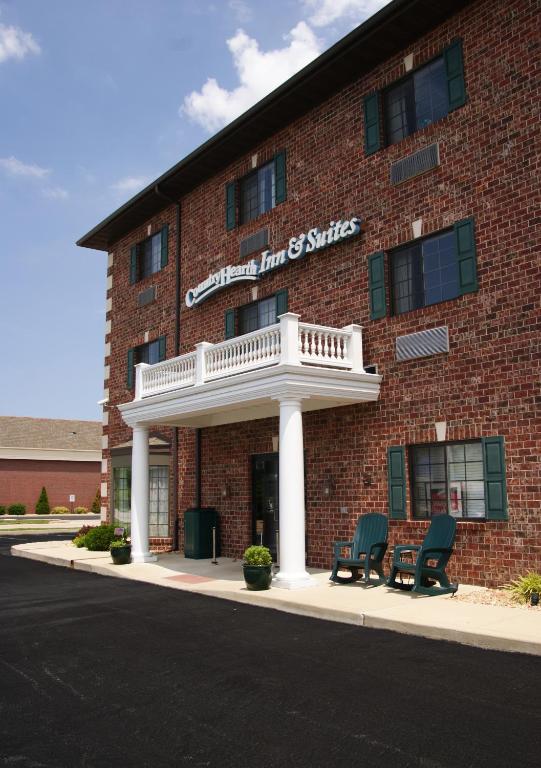 Country Hearth Inn & Suites Edwardsville - image 2