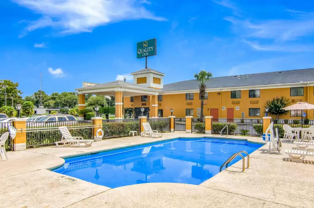 Quality Inn Saraland - main image