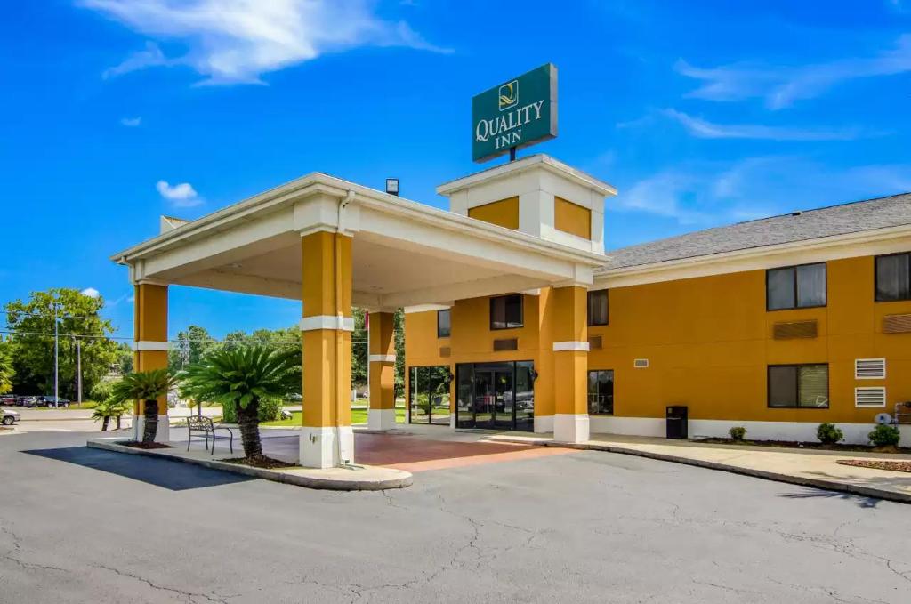 Quality Inn Saraland - image 4