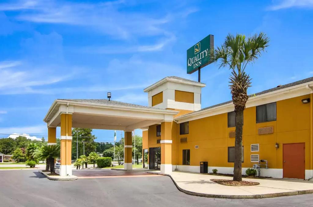 Quality Inn Saraland - image 5