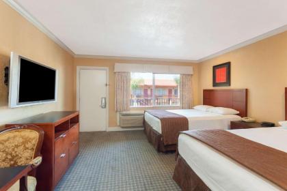 Travelodge by Wyndham El Cajon - image 10