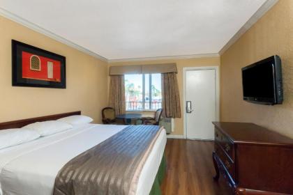 Travelodge by Wyndham El Cajon - image 15