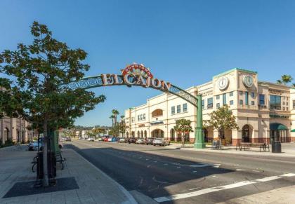 Travelodge by Wyndham El Cajon - image 3