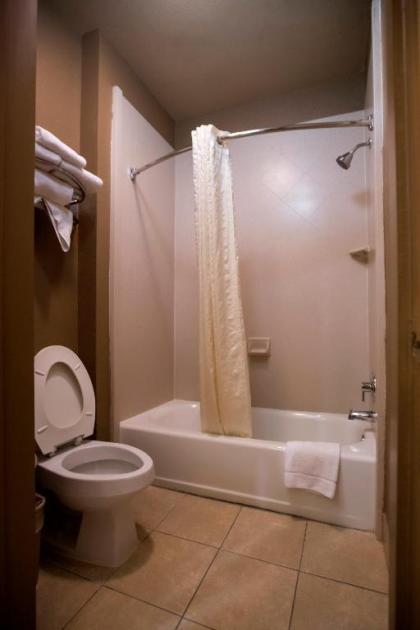 Best Western Executive Inn El Campo - image 12