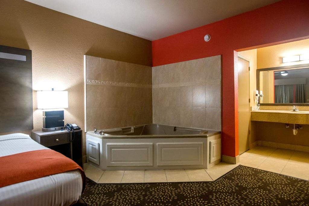 Best Western Executive Inn El Campo - image 6