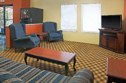 Days Inn by Wyndham El Campo TX - image 14