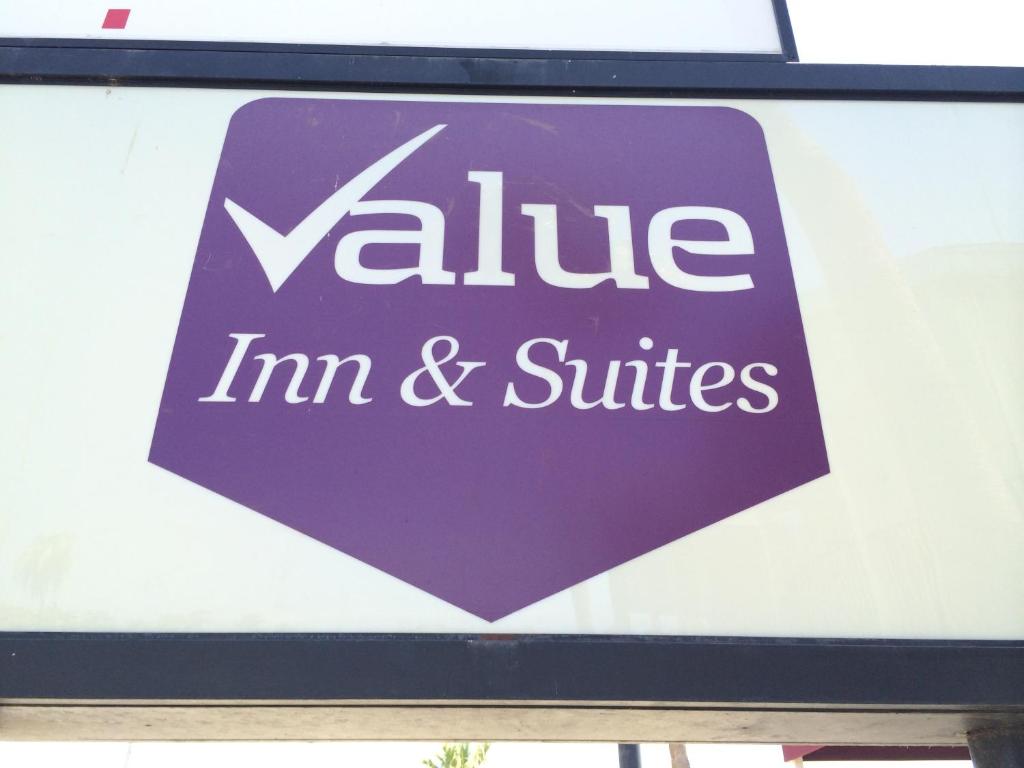 Value Inn & Suites - image 6