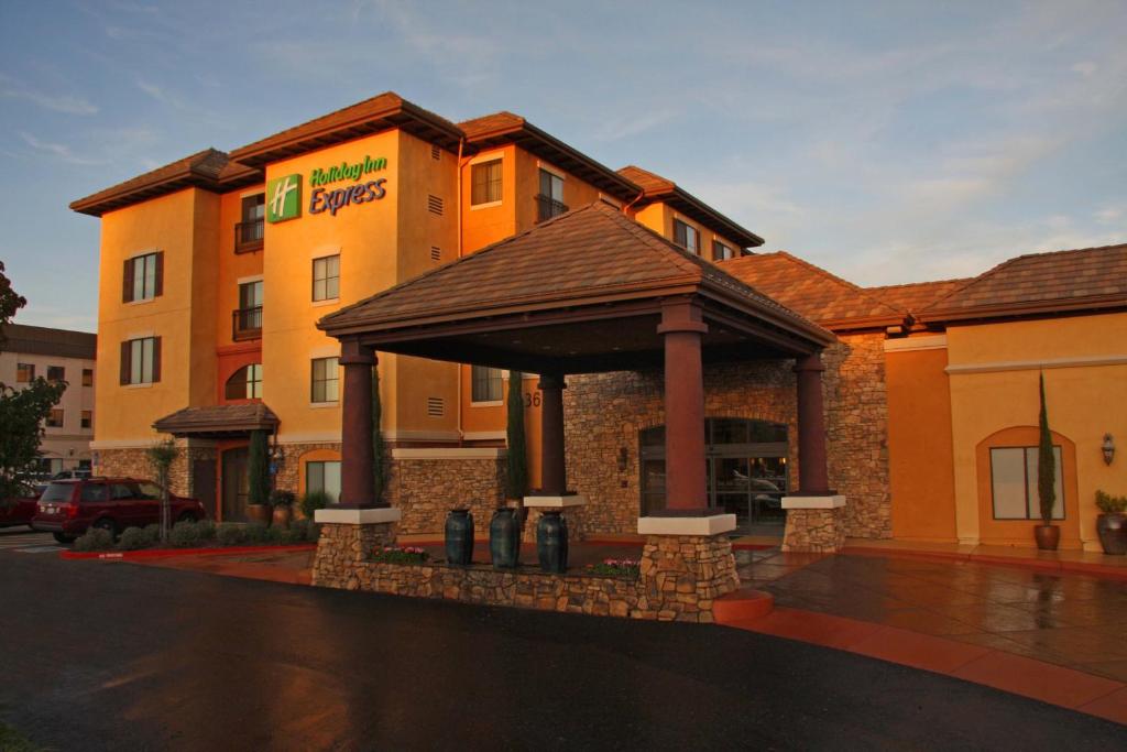 Holiday Inn Express Hotel & Suites El Dorado Hills an IHG Hotel - main image