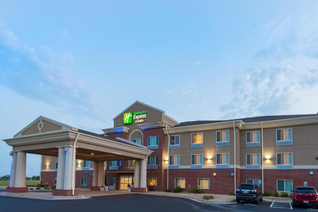 Holiday Inn Express Hotel & Suites El Dorado an IHG Hotel - main image