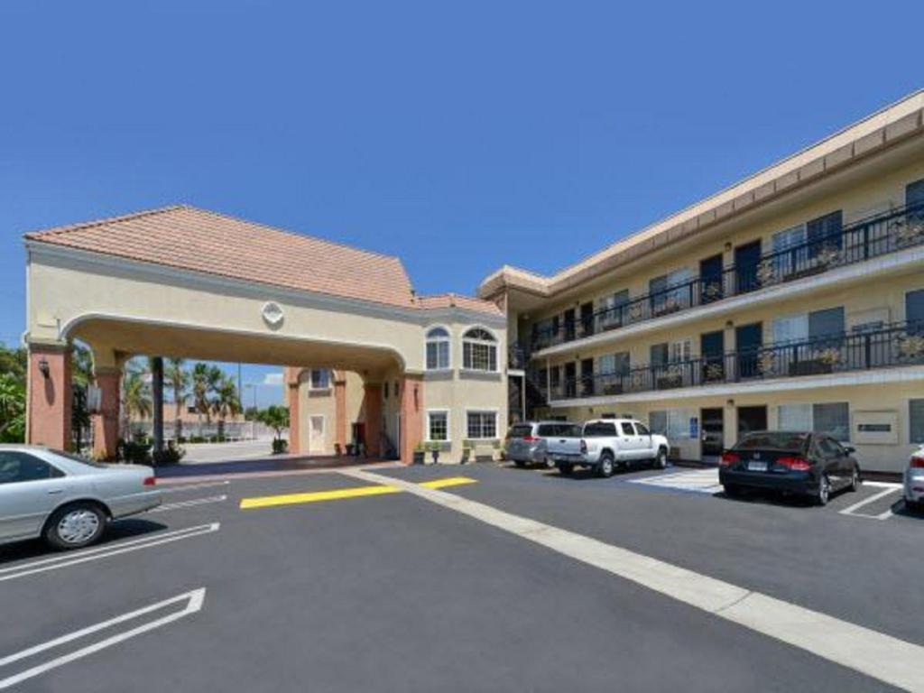 Americas Best Value Inn & Suites El Monte - main image