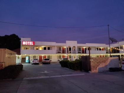 Eunice Plaza Motel - image 15