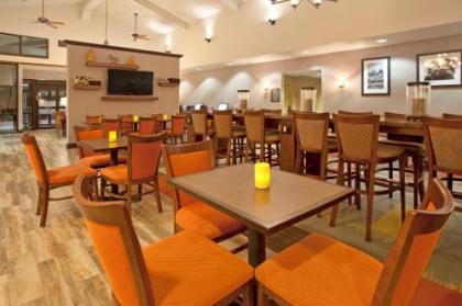 Hampton Inn & Suites El Paso-Airport - image 2