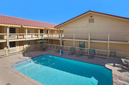 La Quinta Inn by Wyndham El Paso East Lomaland - image 3