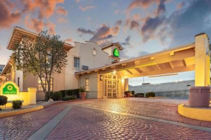 La Quinta Inn by Wyndham El Paso - Airport - image 3