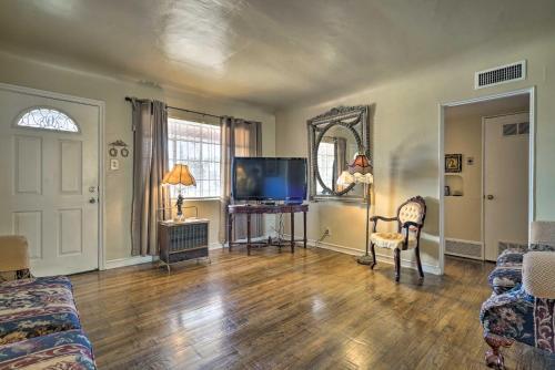 Quaint Dtwn El Paso Home with Attached Studio! - image 3