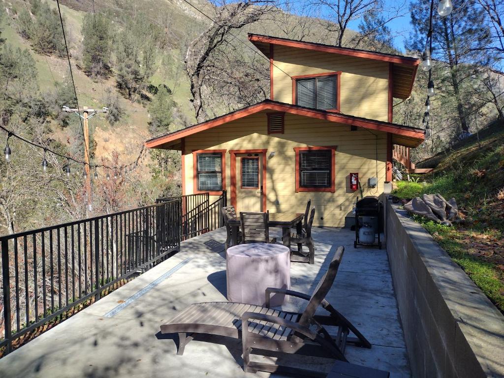 Yosemite Gatekeeper's Lodge - main image