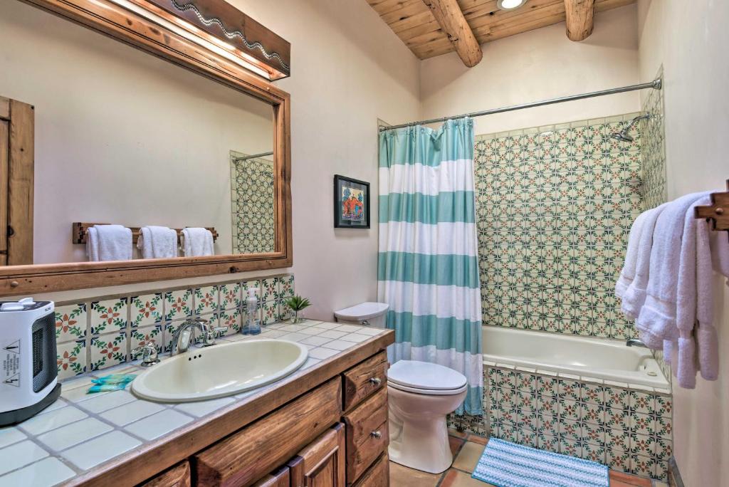 Arroyo Seco Adobe with Hot Tub Near Taos Ski Valley! - image 2