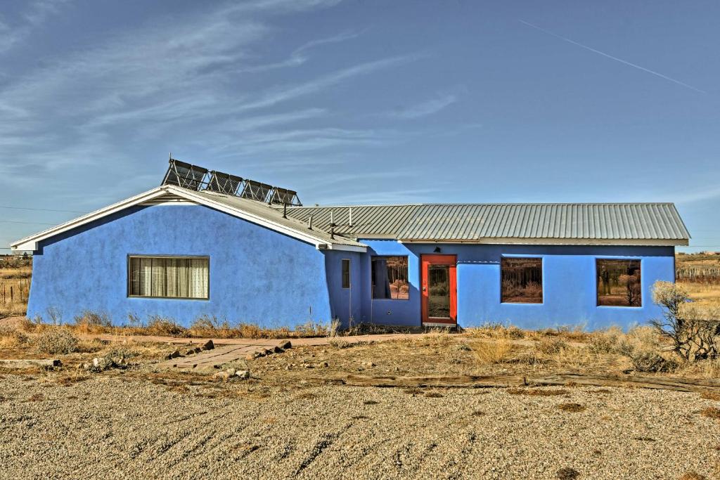 Cozy Blue Adobe with Steam Room 2 Mi from Taos! - image 7