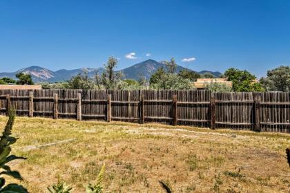 Chic Studio with Grill - 25 Mins to Taos Ski Valley! - image 3