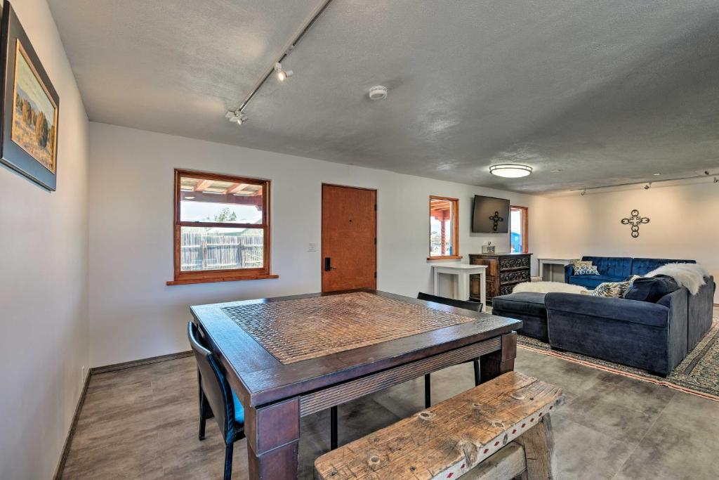 Chic Studio with Grill - 25 Mins to Taos Ski Valley! - image 6