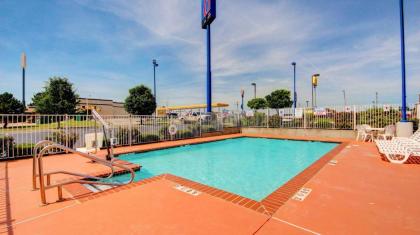 Motel 6-El Reno OK - image 15