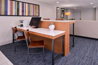 Holiday Inn Express Hotel & Suites Elgin an IHG Hotel - image 15