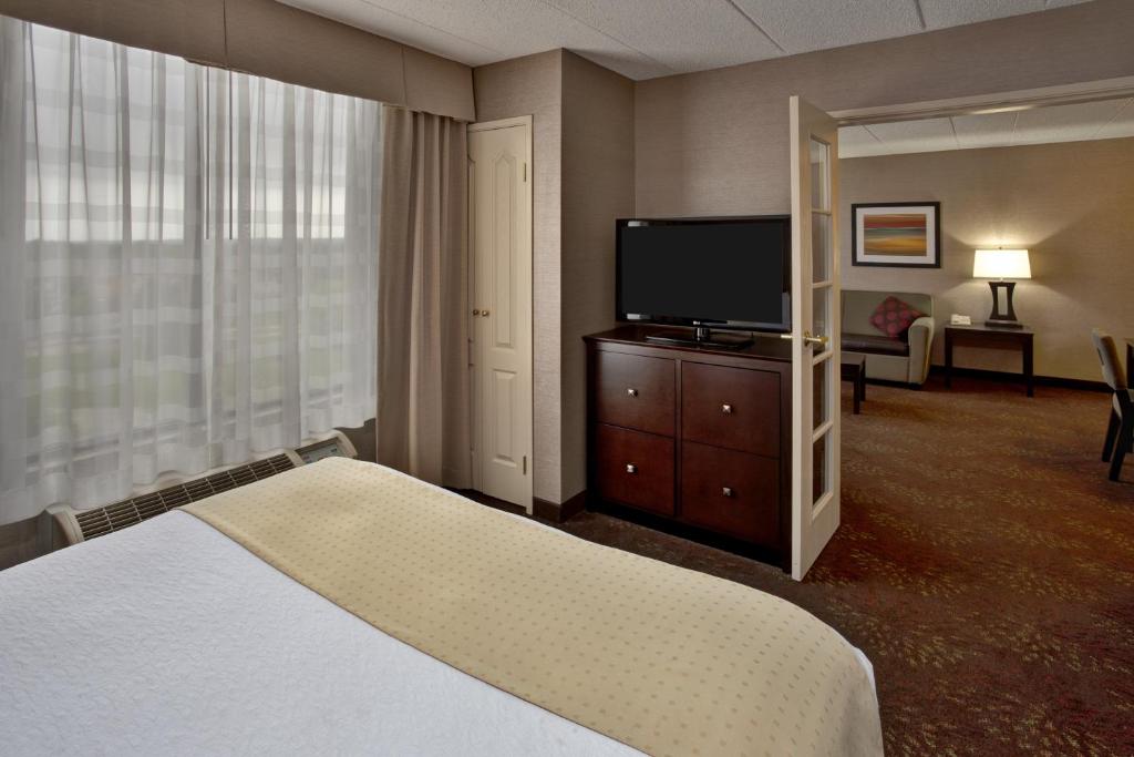 Holiday Inn Hotel & Suites Chicago Northwest - Elgin an IHG Hotel - image 5