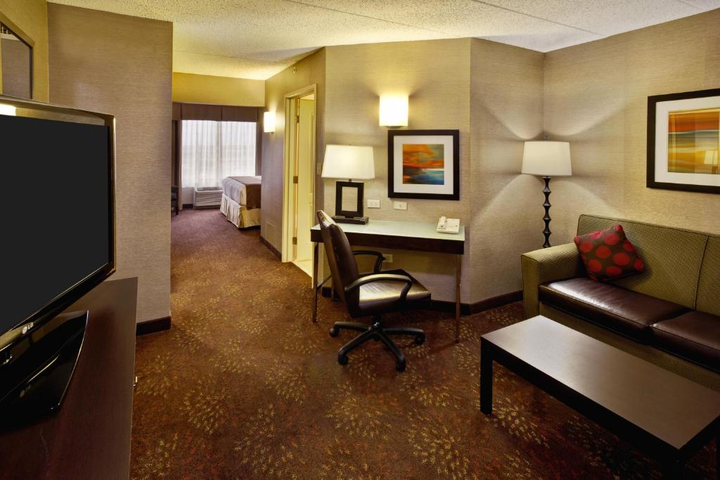 Holiday Inn Hotel & Suites Chicago Northwest - Elgin an IHG Hotel - image 7