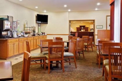 Country Inn & Suites by Radisson Elgin IL - image 5