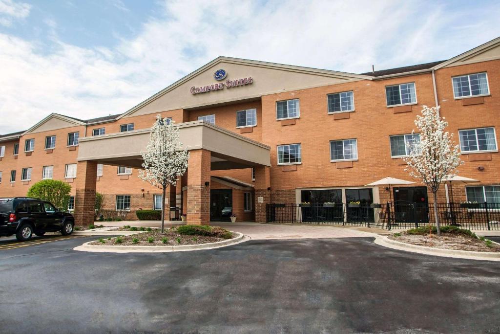 Comfort Suites Elgin - main image