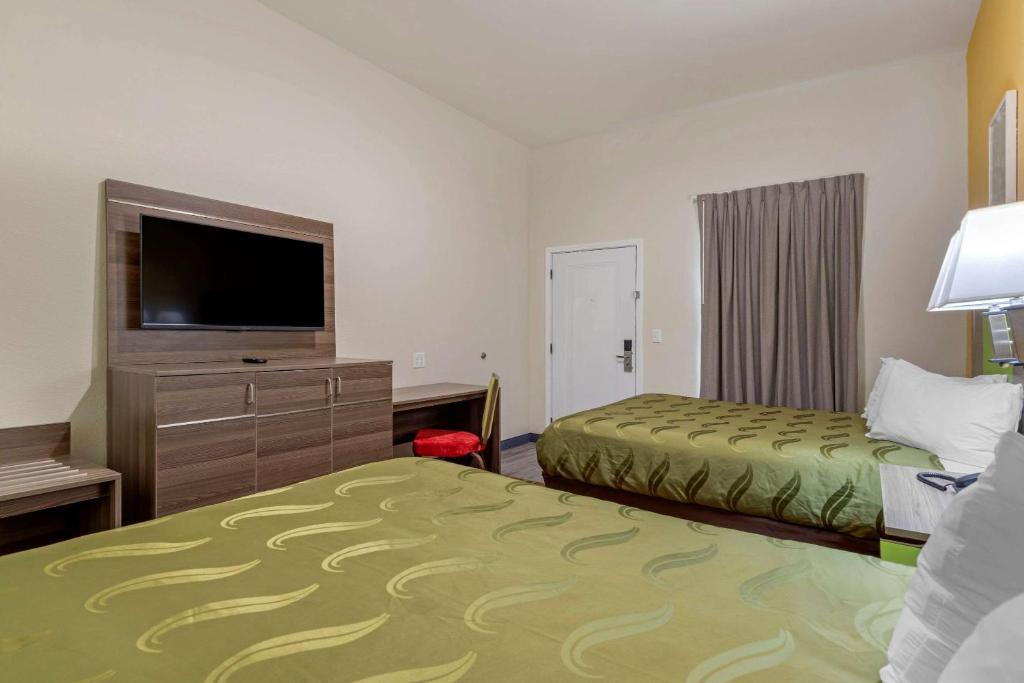 Quality Inn & Suites - image 5