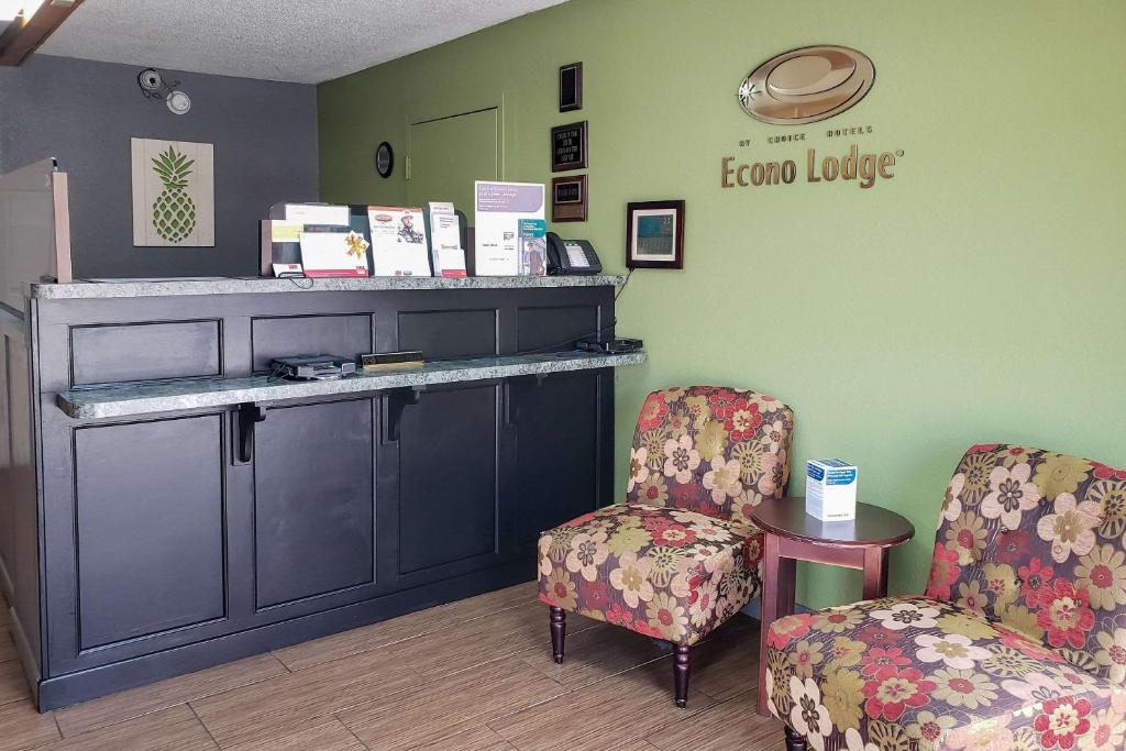 Econo Lodge Elizabeth City - image 6