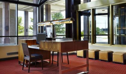 Hilton Newark Airport - image 14