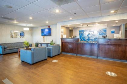 Holiday Inn Express - Newark Airport - Elizabeth an IHG Hotel - image 12