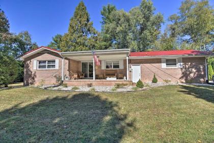 Updated Elizabethton House with Deck on Watauga River - image 12