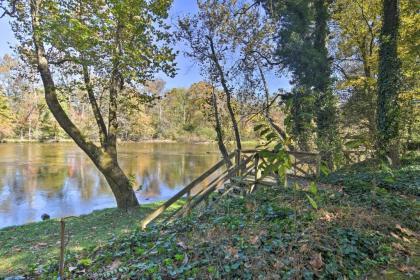 Updated Elizabethton House with Deck on Watauga River - image 15