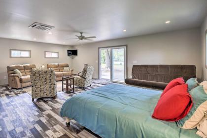 River Suite Elizabethton Studio with Grill! - image 15