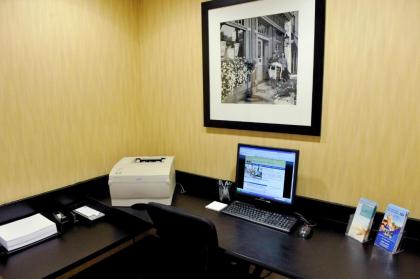 Hampton Inn Elizabethtown - image 10