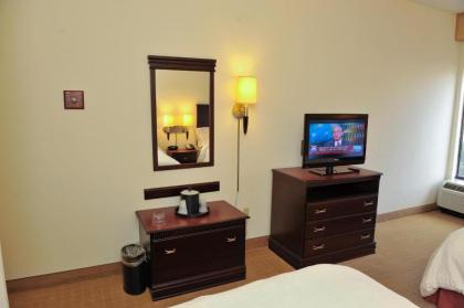 Hampton Inn Elizabethtown - image 15