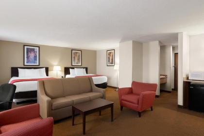 Ramada by Wyndham Elizabethtown - image 13