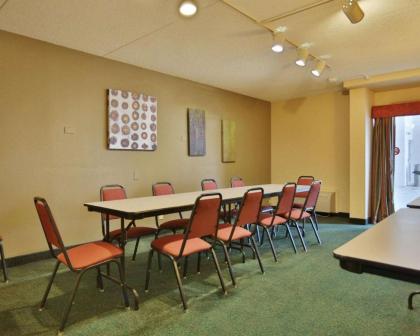 Quality Inn & Suites Elizabethtown - image 4