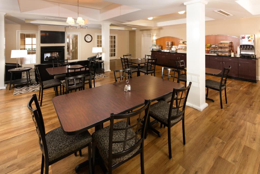 Country Inn & Suites by Radisson Elizabethtown KY - image 5